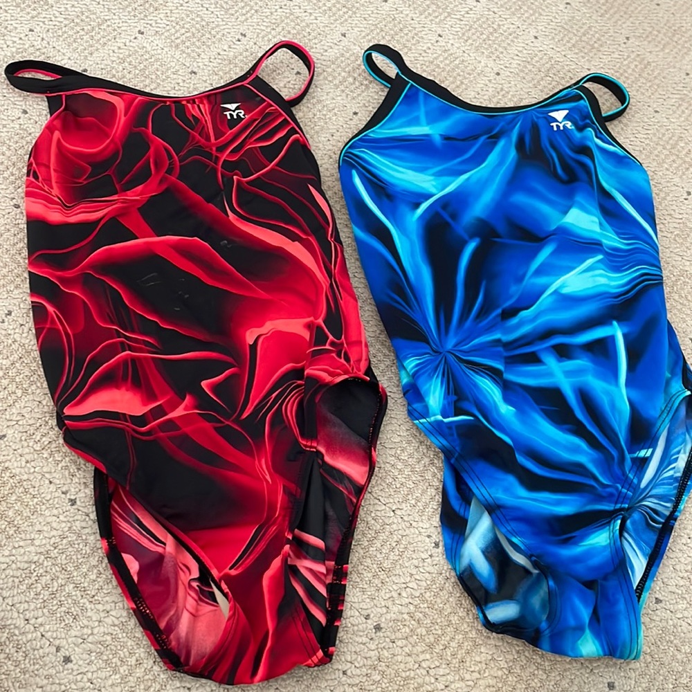 Women’s size XS TYR swimsuits